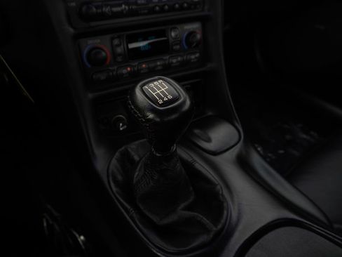 Used 2002 Chevrolet Corvette Z06 w/ Memory Pkg image 18