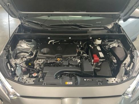 Used 2025 Toyota RAV4 XLE AWD/4WD image 21