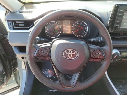 Used 2021 Toyota RAV4 XLE image 17