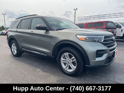 Used 2020 Ford Explorer XLT w/ Comfort Package AWD/4WD image 2