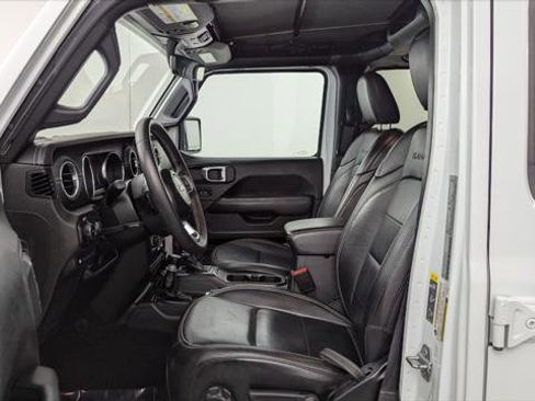 Used 2023 Jeep Wrangler Unlimited Sahara image 14