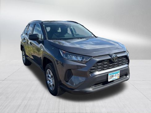Used 2019 Toyota RAV4 LE w/ Carpet Mat Package AWD/4WD image 4