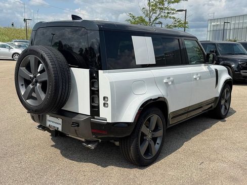 Used 2025 Land Rover Defender 110 V8 AWD/4WD image 4