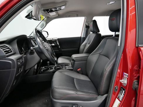 Used 2024 Toyota 4Runner TRD Off-Road Premium image 3