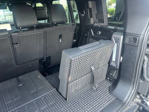 Used 2022 Land Rover Defender 110 X AWD/4WD image 15