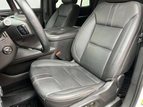 Used 2022 Chevrolet Tahoe RST w/ Luxury Package AWD/4WD image 11