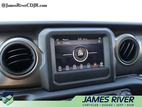 Used 2023 Jeep Wrangler Unlimited AWD/4WD image 32