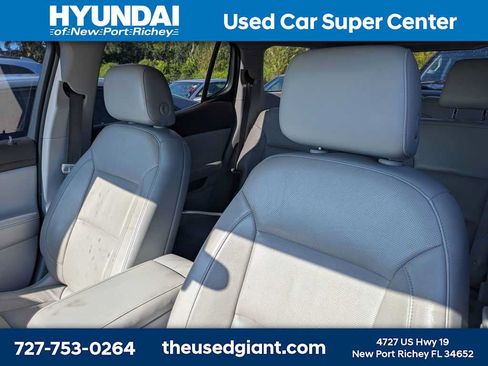 Used 2019 GMC Acadia SLT FWD image 3