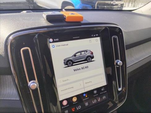 Used 2023 Volvo XC40 B5 Plus w/ Driver Assist Package image 8