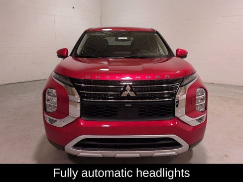 New 2025 Mitsubishi Outlander SE image 8