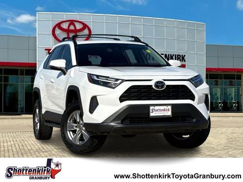 Used 2024 Toyota RAV4 XLE w/ Convenience Package FWD image 1