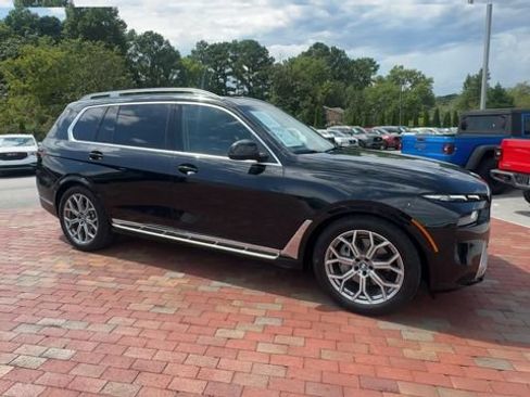 Used 2025 BMW X7 xDrive40i AWD/4WD image 4