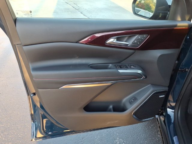 New 2027 Chevrolet Traverse RS w/ LPO, Floor Liner Package AWD/4WD image 12