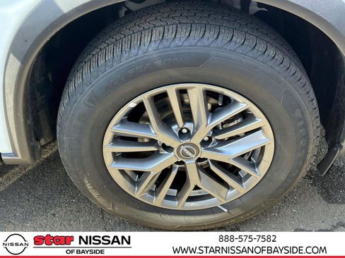 Used 2024 Nissan Rogue S image 7