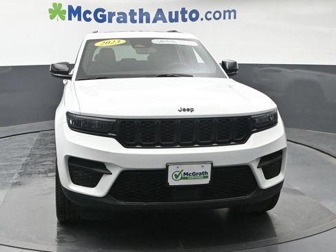 Used 2023 Jeep Grand Cherokee Altitude AWD/4WD image 5