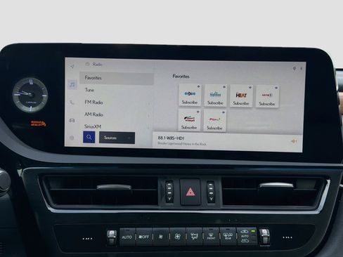 Used 2024 Lexus ES 350 Ultra Luxury w/ Accessory Package (Z2) FWD image 31