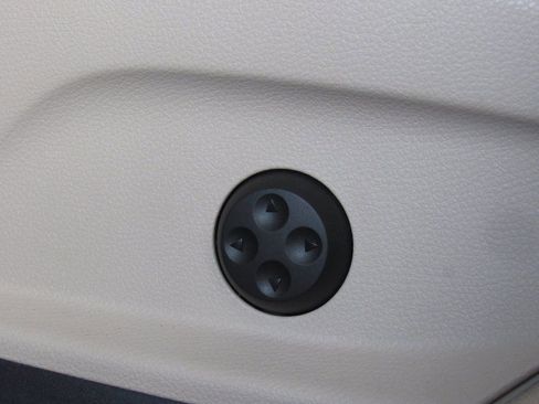 Certified 2022 Mercedes-Benz GLC 300 GLC 300 w/ Premium Package Lite image 15