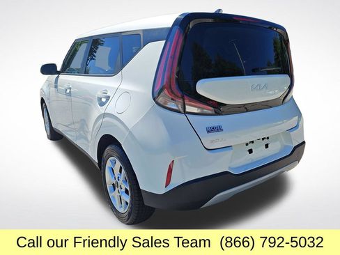 Used 2024 Kia Soul LX w/ Option Group 015 FWD image 3
