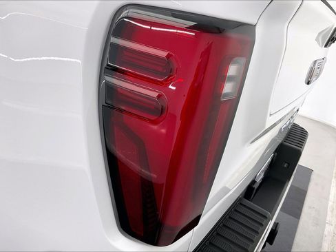 New 2026 GMC Sierra 2500 Denali w/ Denali Reserve Package AWD/4WD image 16