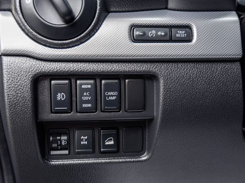 Used 2019 Nissan Titan PRO-4X w/ Pro-4x Convenience Package AWD/4WD image 12
