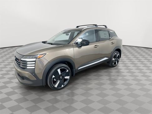 New 2026 Nissan Kicks SR image 4