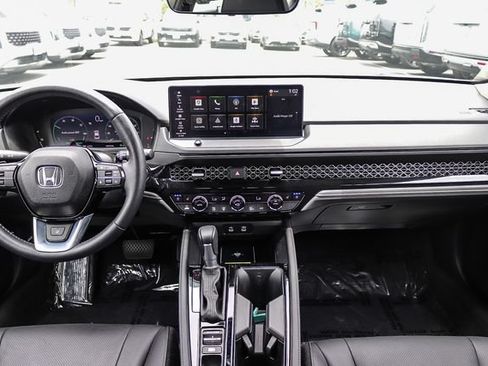 Used 2025 Honda Accord Touring image 14