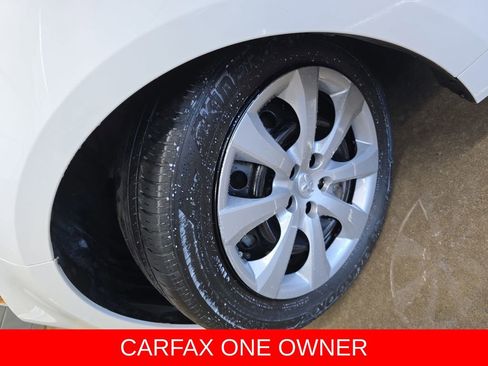 Used 2022 Toyota Corolla LE FWD image 33