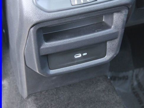 Used 2024 Volkswagen Taos SE image 26