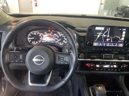 Used 2024 Nissan Pathfinder SL w/ SL Premium Package AWD/4WD image 16