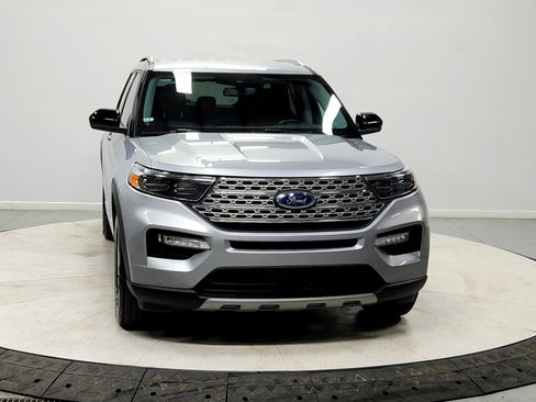 Used 2023 Ford Explorer Limited image 2