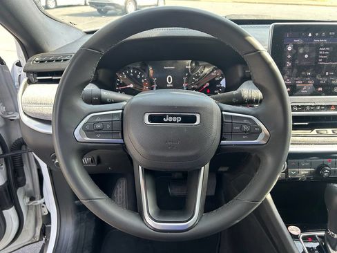 Used 2024 Jeep Compass Latitude AWD/4WD image 18