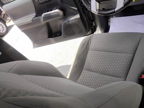 Used 2021 Toyota Tacoma SR5 RWD image 10