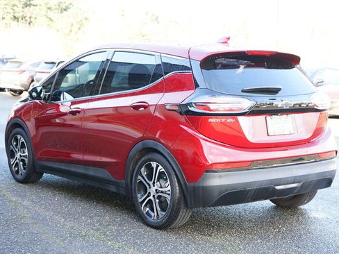 Used 2022 Chevrolet Bolt LT w/ Infotainment Package image 3