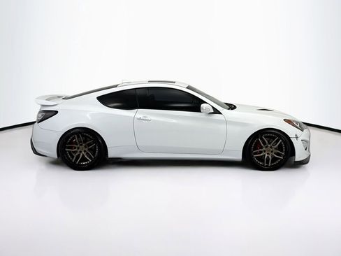 Used 2016 Hyundai Genesis Coupe 3.8 RWD image 4