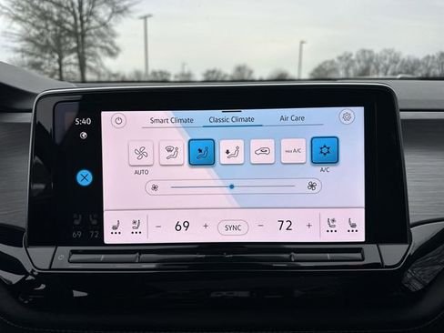 New 2026 Volkswagen Atlas Cross Sport SE image 21