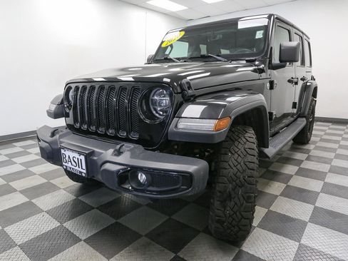 Used 2020 Jeep Wrangler Unlimited Sahara AWD/4WD image 4