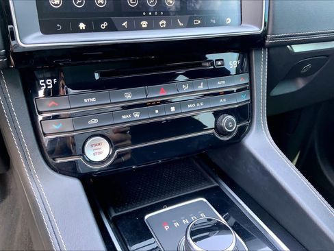 Used 2018 Jaguar F-PACE S AWD/4WD image 31