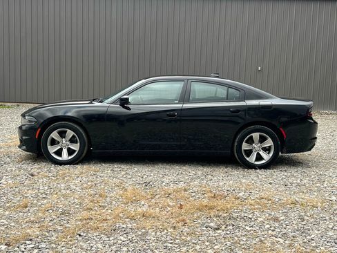 Used 2018 Dodge Charger SXT Plus image 2