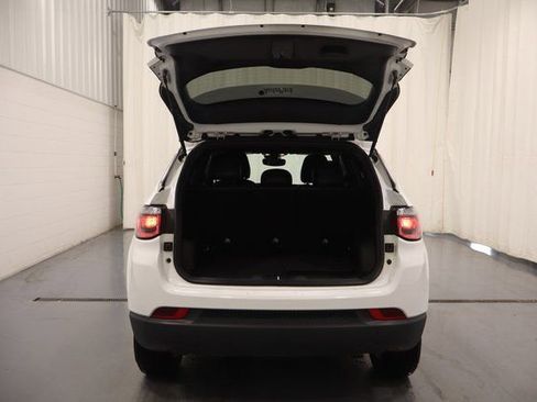 Certified 2024 Jeep Compass Latitude image 18