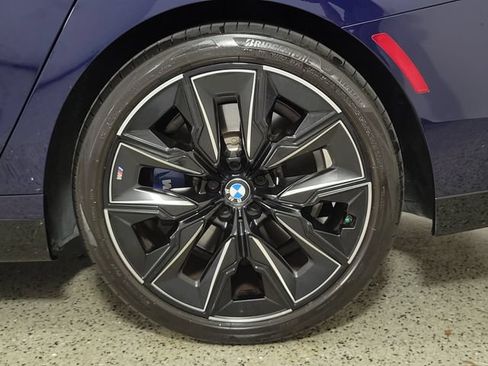 Used 2023 BMW 740i RWD image 9