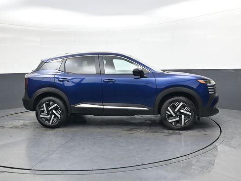 Used 2026 Nissan Kicks SV image 3