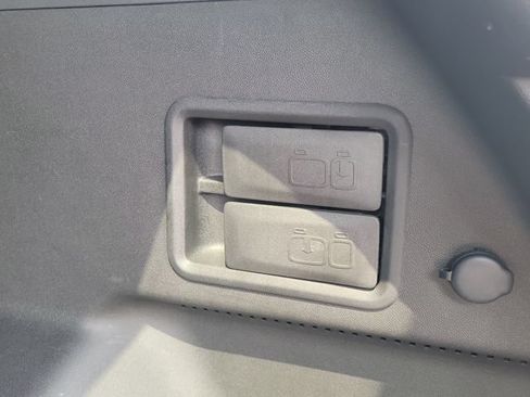 Used 2022 Chevrolet Equinox RS FWD image 30