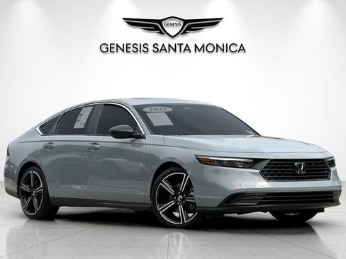 Used 2025 Honda Accord Sport image 2