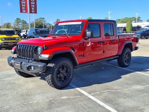 Used 2023 Jeep Gladiator Willys image 3