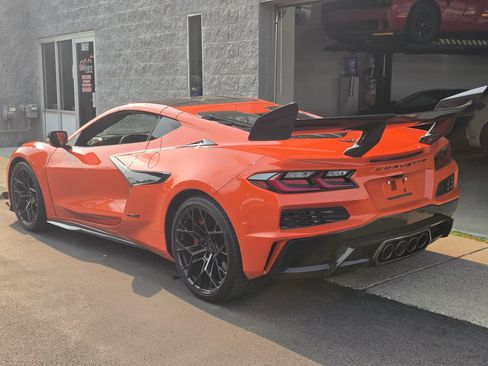 Used 2027 Chevrolet Corvette ZR1 w/ ZR1 Carbon Fiber Aero Package RWD image 6
