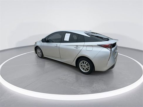 Used 2017 Toyota Prius Four image 8