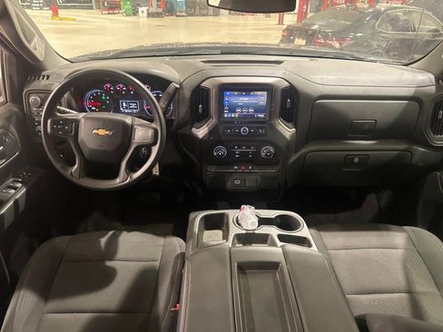 Used 2020 Chevrolet Silverado 1500 Custom w/ Custom Value Package AWD/4WD image 41