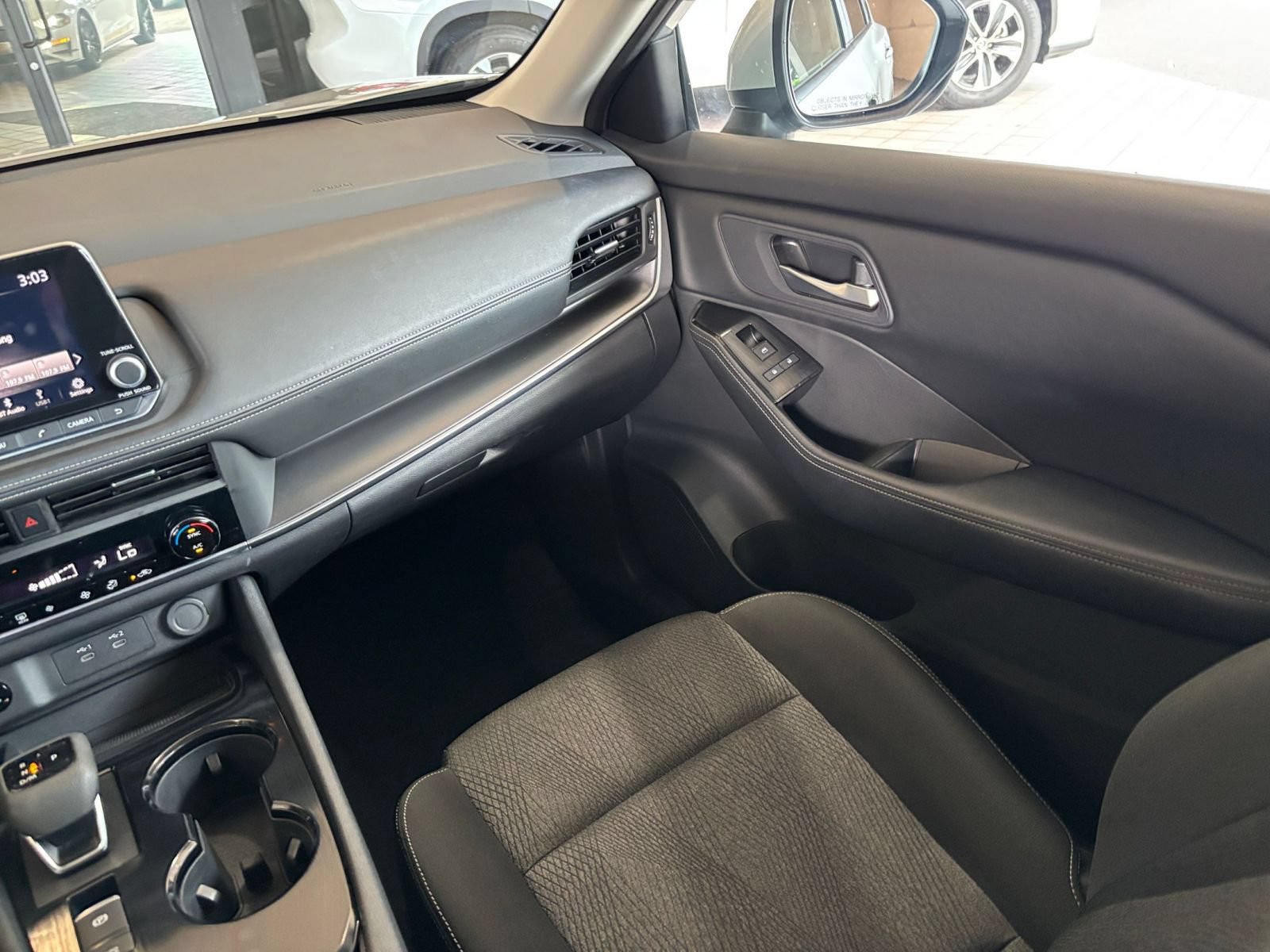 Used 2025 Nissan Rogue SV FWD image 36