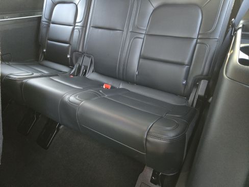 Used 2024 Lincoln Navigator Premiere AWD/4WD image 27
