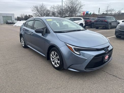Used 2025 Toyota Corolla LE image 9